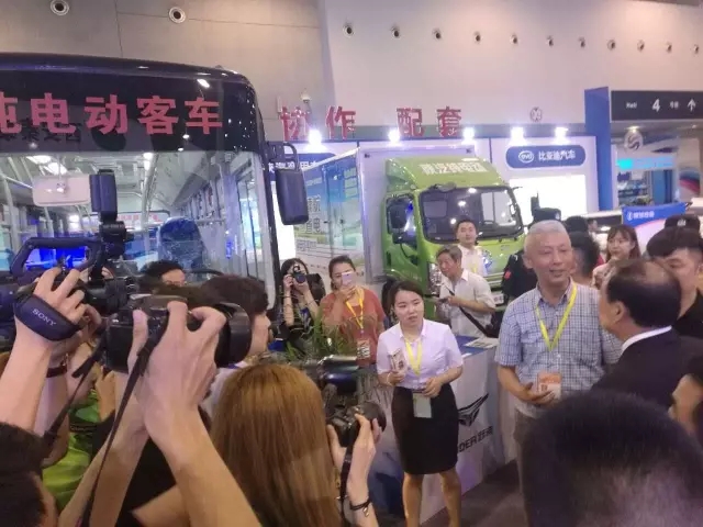 躍迪汽車帶您走進2017絲博會暨21屆西洽會，感受展會盛況