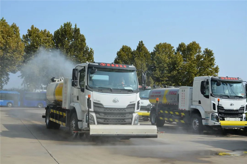 守護(hù)城市清潔丨躍迪純電動(dòng)清洗車助力道路光亮無(wú)污垢